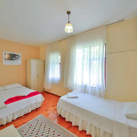Ates Hostel *